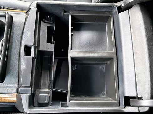 Used 2017 GMC Yukon Denali image 34