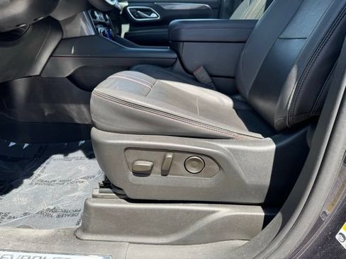 Used 2023 Chevrolet Suburban RST w/ Luxury Package AWD/4WD image 5