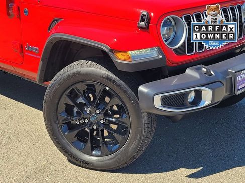 Used 2025 Jeep Wrangler Unlimited Sahara w/ Safety Group AWD/4WD image 9