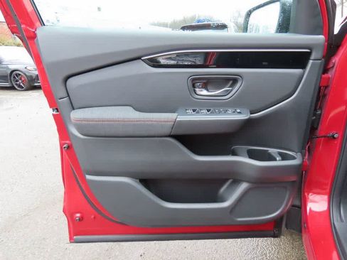 New 2026 Honda Pilot Sport image 18