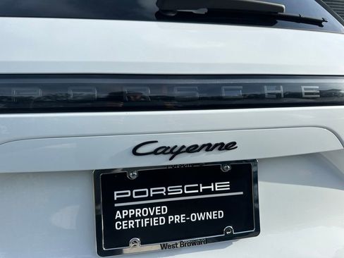 Used 2023 Porsche Cayenne Platinum Edition AWD/4WD image 14