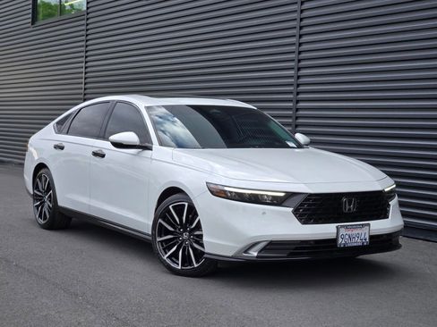 Used 2023 Honda Accord Touring image 8