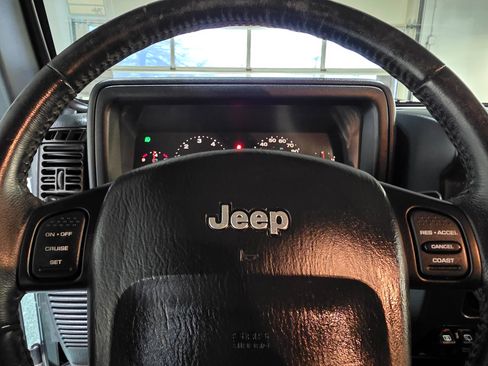 Used 2005 Jeep Wrangler Sport w/ 30" Tire & Wheel Group image 24