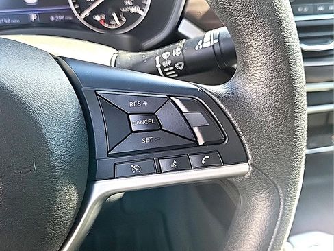 Used 2023 Nissan Altima 2.5 SV FWD image 17
