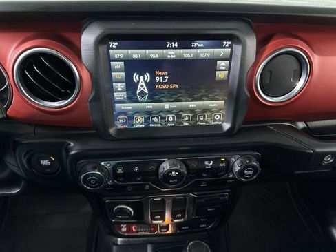 Used 2022 Jeep Wrangler Rubicon w/ LED Lighting Group AWD/4WD image 13