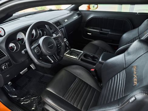 Used 2014 Dodge Challenger R/T RWD image 19