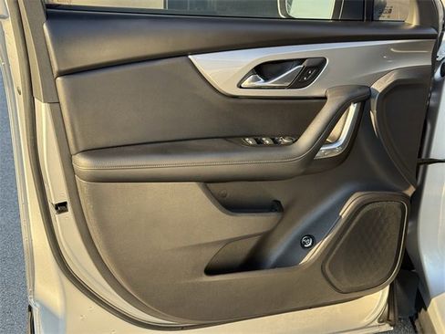 Used 2019 Chevrolet Blazer LT image 32
