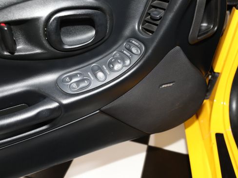 Used 2000 Chevrolet Corvette Coupe w/ Memory Pkg RWD image 54