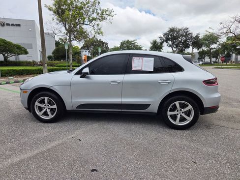 Used 2018 Porsche Macan AWD/4WD image 9