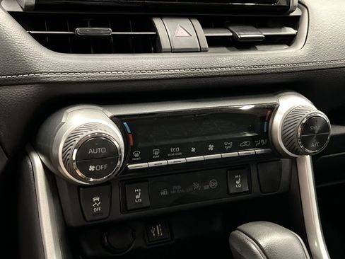 Used 2024 Toyota RAV4 XLE w/ Convenience Package image 18