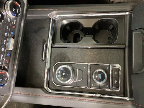 Used 2022 Ford Expedition Limited image 28