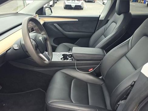 Used 2023 Tesla Model Y Long Range AWD/4WD image 5