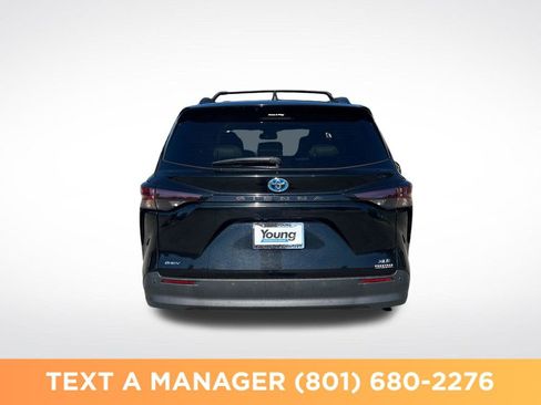 Used 2025 Toyota Sienna XLE w/ XLE Plus Package FWD image 4