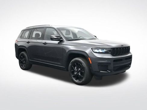 Used 2024 Jeep Grand Cherokee L Laredo image 2