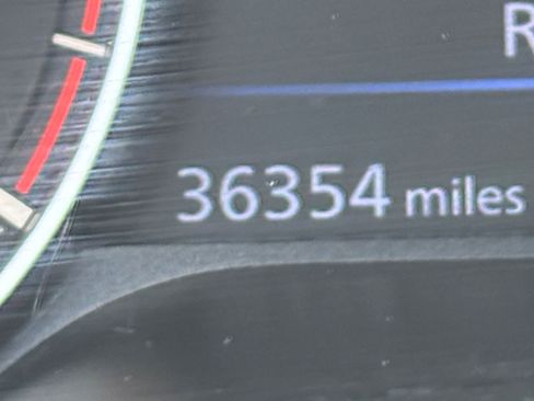 Used 2025 Nissan Altima 2.5 SV FWD image 41