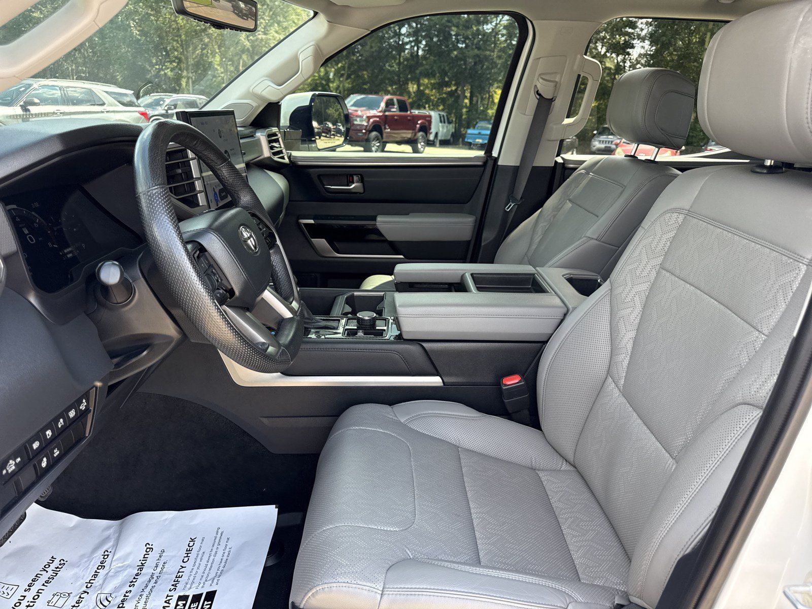 Used 2024 Toyota Tundra Limited AWD/4WD image 11