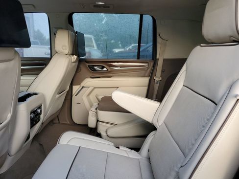 Used 2021 GMC Yukon XL Denali w/ Denali Ultimate Package AWD/4WD image 10