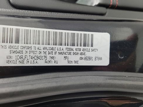 Used 2017 Jeep Grand Cherokee Trailhawk w/ Jeep Active Safety Group AWD/4WD image 33