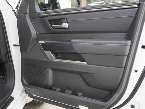 Used 2026 Toyota Sequoia Platinum AWD/4WD image 9