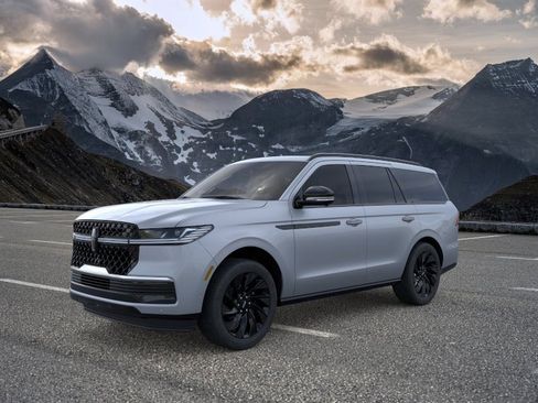 New 2026 Lincoln Navigator Reserve w/ Jet Appearance Package AWD/4WD image 1