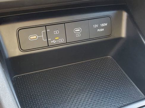 Used 2025 Hyundai Tucson SE image 29