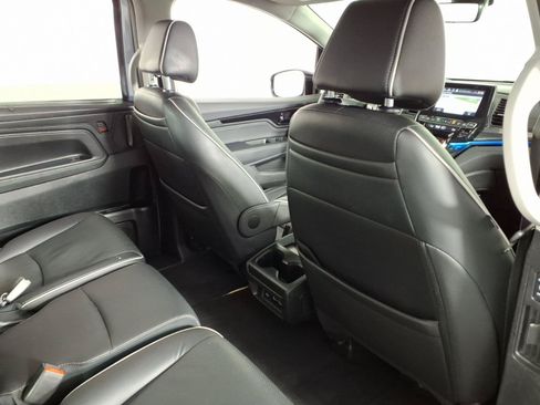 Used 2023 Honda Odyssey Elite image 11