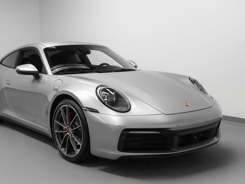 Certified 2020 Porsche 911 Carrera RWD image 9