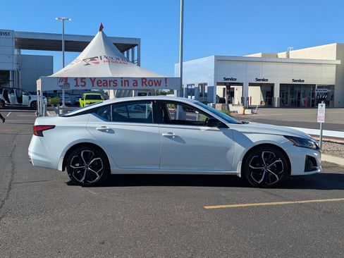 Certified 2025 Nissan Altima 2.5 SR image 11