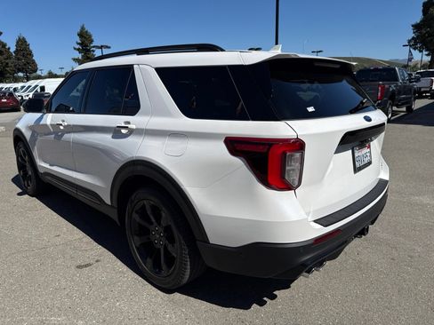 Used 2022 Ford Explorer ST w/ Equipment Group 401A RWD image 3