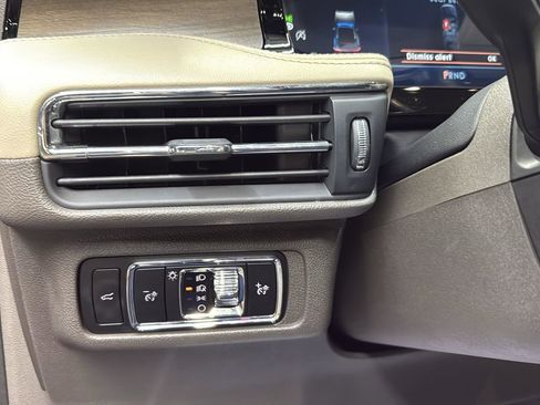 Used 2023 Lincoln Corsair Reserve w/ Equipment Group 201A image 18