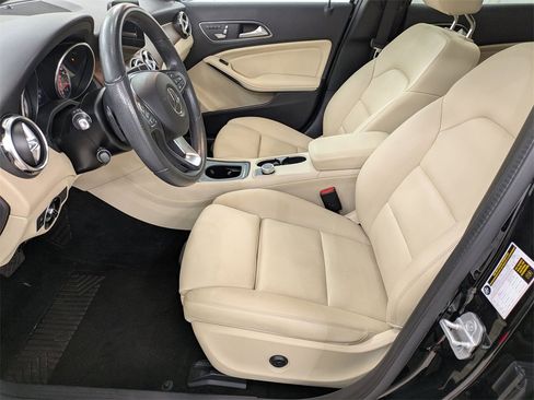 Used 2018 Mercedes-Benz GLA 250 4MATIC image 14