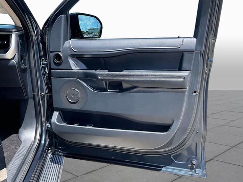 Used 2022 Ford Expedition Max XLT RWD image 23