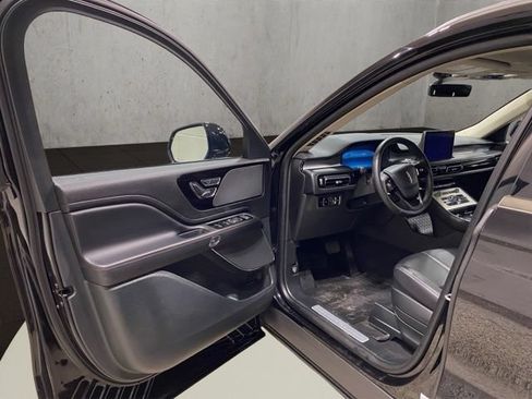 Certified 2024 Lincoln Aviator AWD w/ Premium Package image 11