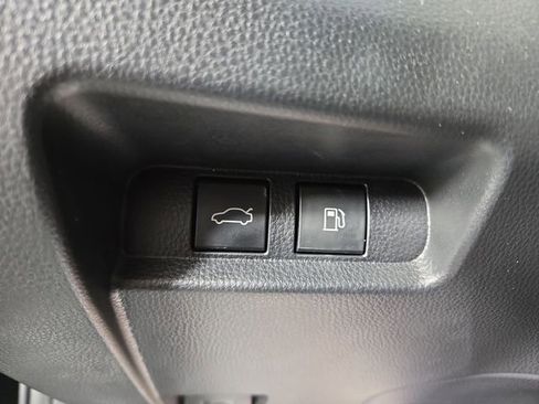 Used 2024 Toyota Crown Limited image 30