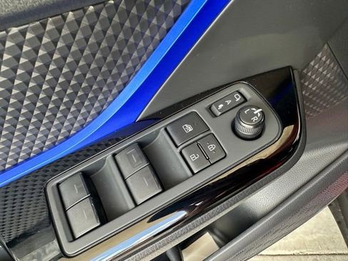 Used 2020 Toyota C-HR XLE FWD image 25