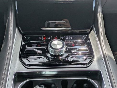 New 2025 Jeep Wagoneer Series II image 17