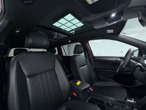 Used 2024 Volkswagen Tiguan SE R-Line image 18