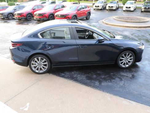 Certified 2025 MAZDA MAZDA3 s FWD image 5