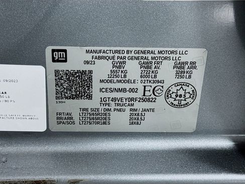 Used 2024 GMC Sierra 3500 AT4 w/ Technology Package AWD/4WD image 48