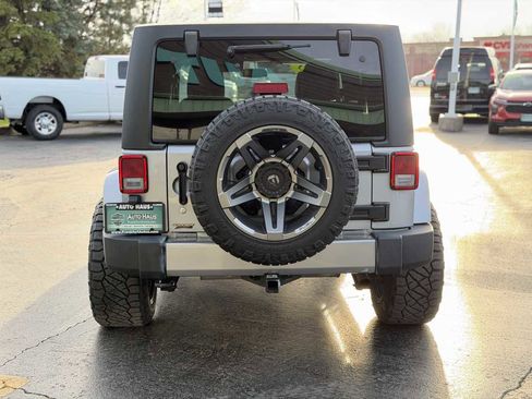 Used 2015 Jeep Wrangler Unlimited Sahara w/ Dual Top Group image 5