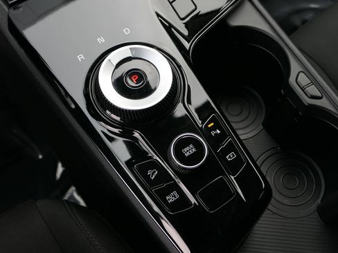 Certified 2025 Kia Sportage LX image 20