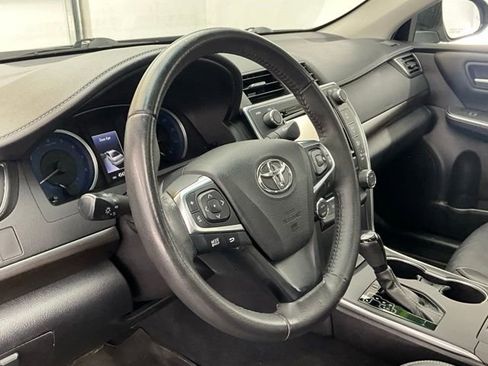 Used 2017 Toyota Camry XLE w/ Moonroof Package FWD image 15