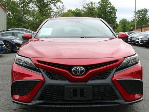 Used 2021 Toyota Camry SE FWD image 2
