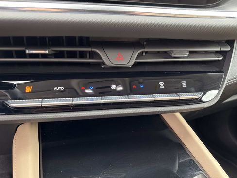 Used 2025 Buick Envision Preferred image 26