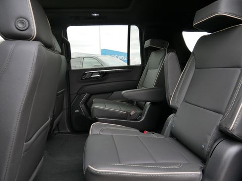 New 2026 Chevrolet Suburban Premier w/ Sun And Tow Package AWD/4WD image 5