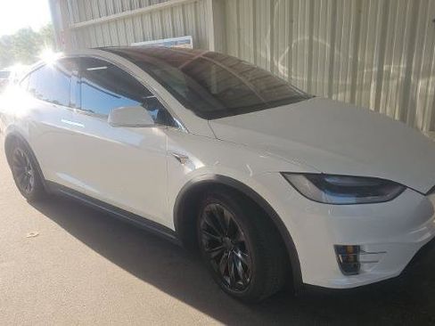 Used 2018 Tesla Model X 100D image 4