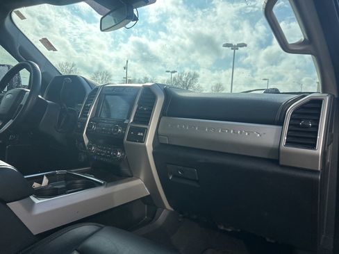 Used 2021 Ford F250 Lariat image 10