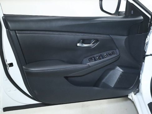 Certified 2024 Nissan Sentra SV FWD image 15