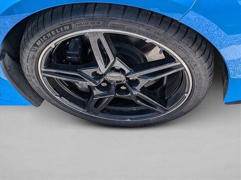 Used 2025 Chevrolet Corvette Stingray Premium Cpe w/ Z51 Performance Package RWD image 7