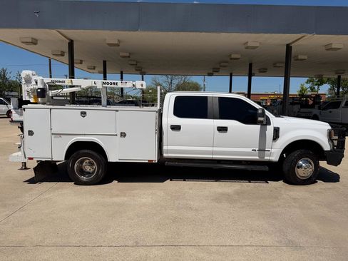 Used 2022 Ford F350 XL w/ Power Equipment Group image 3